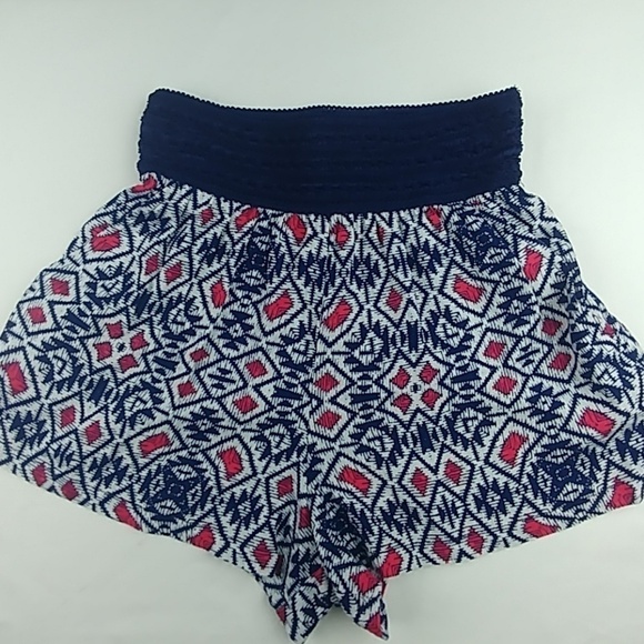 Joe B, wide elastic waist shorts, tribal print beachy high waist pockets - Picture 1 of 6